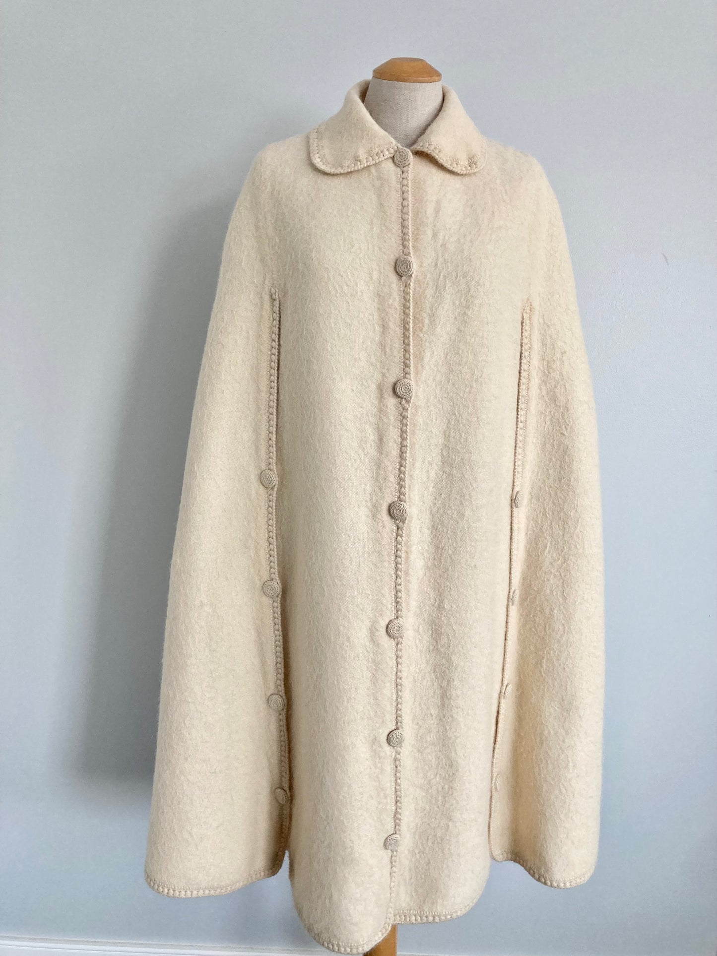 Vintage Cream Coloured Alpaca Cape