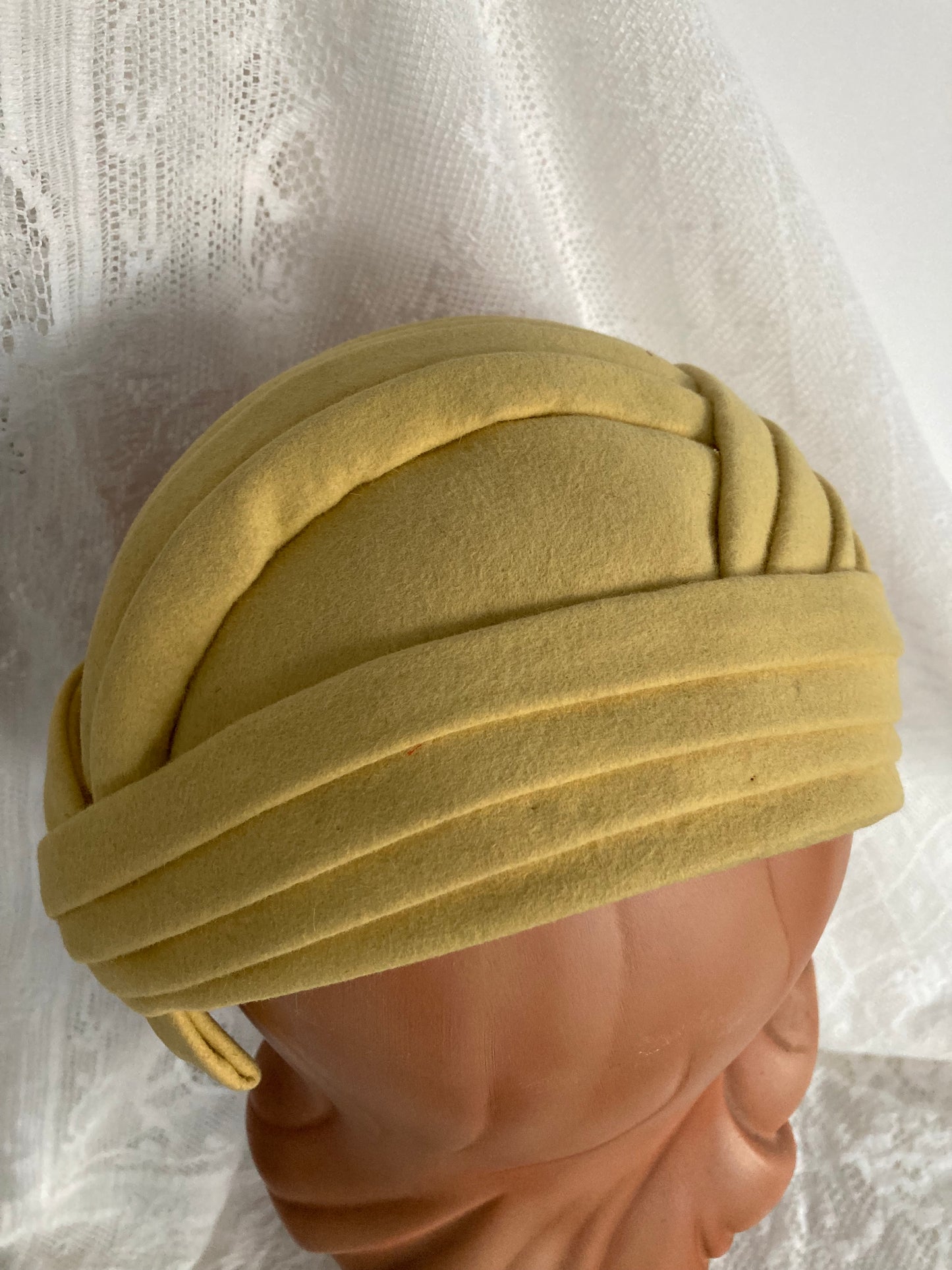 1950s Golden Yellow Felt Ladies Cap