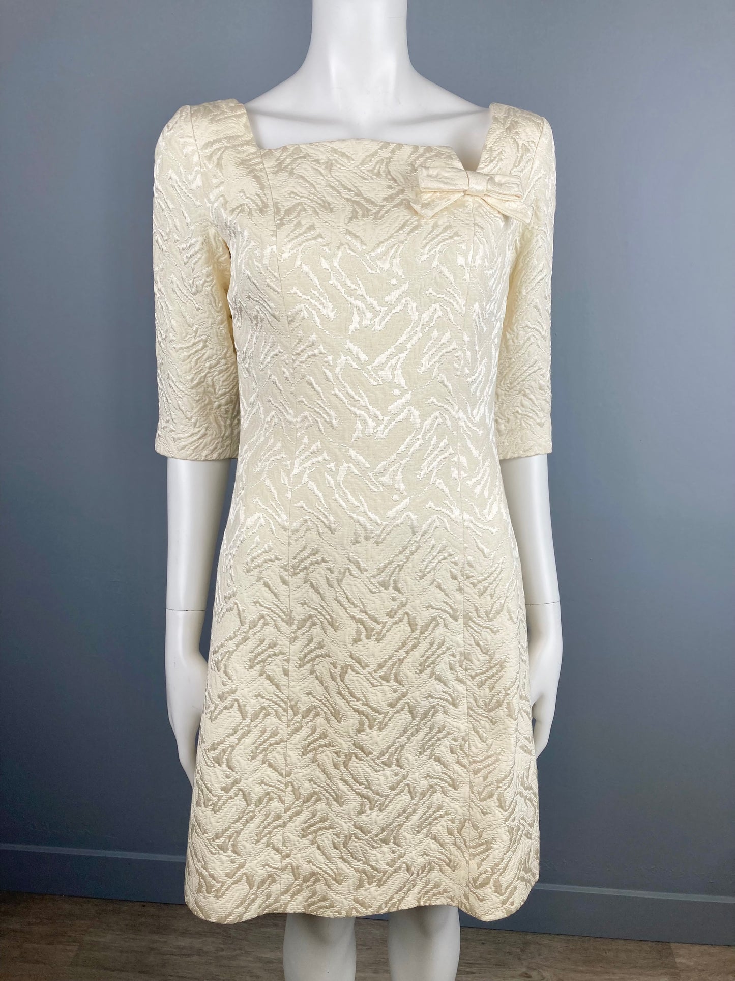 1960/70s Cream Brocade Notched Neckline Mini, Mod Brocade Dress, Size S