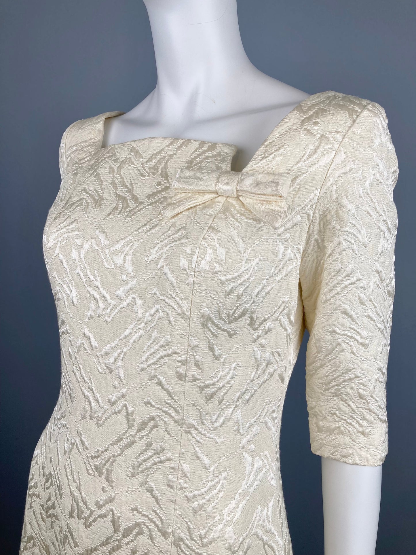 1960/70s Cream Brocade Notched Neckline Mini, Mod Brocade Dress, Size S