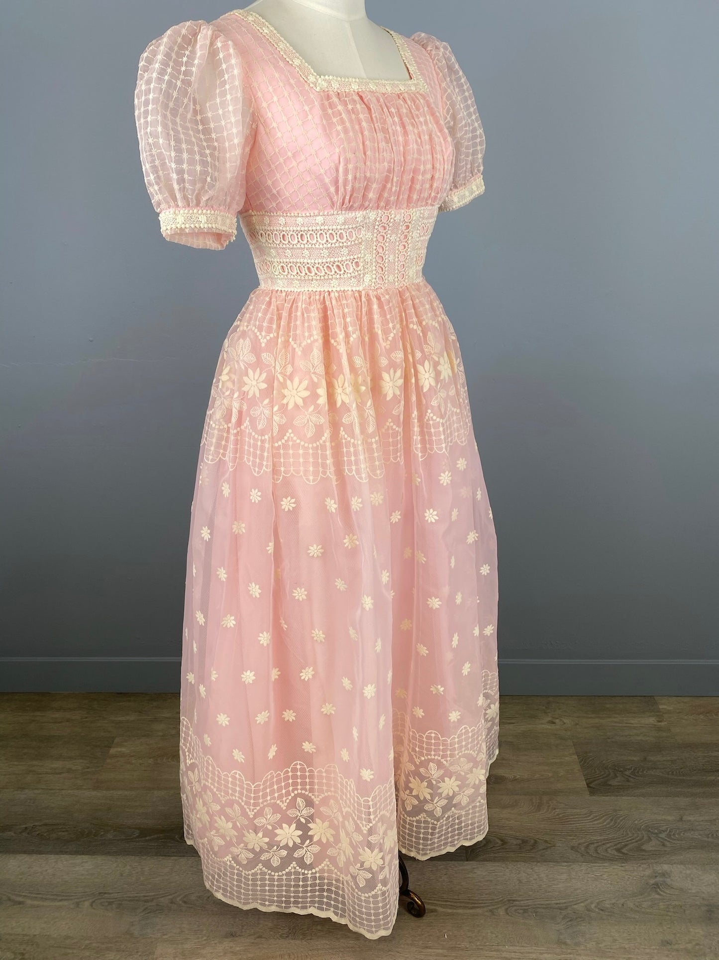 1960/70s Pink Flocked Princess Style Party Dress, Vintage Special Event Dress, Prom Dress, Size M