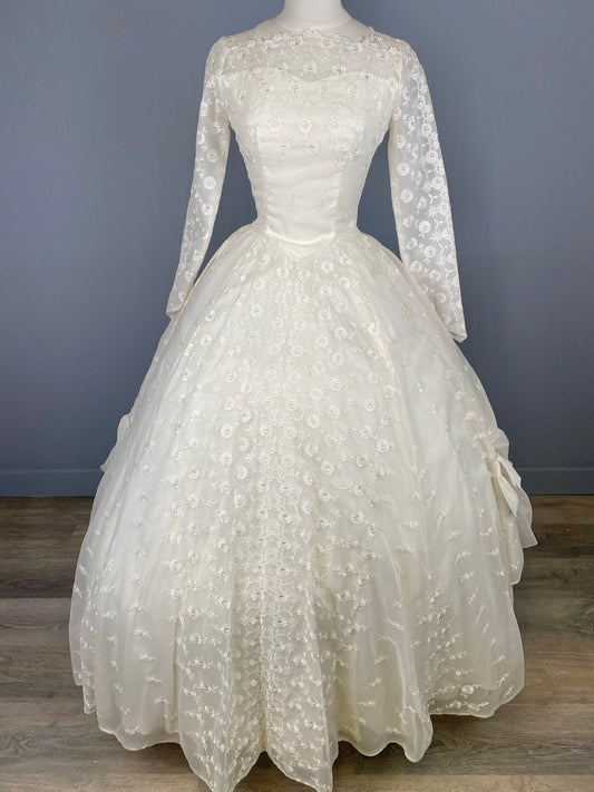 1950/60s Carmen Embroidered Lace Wedding Dress, Size XS