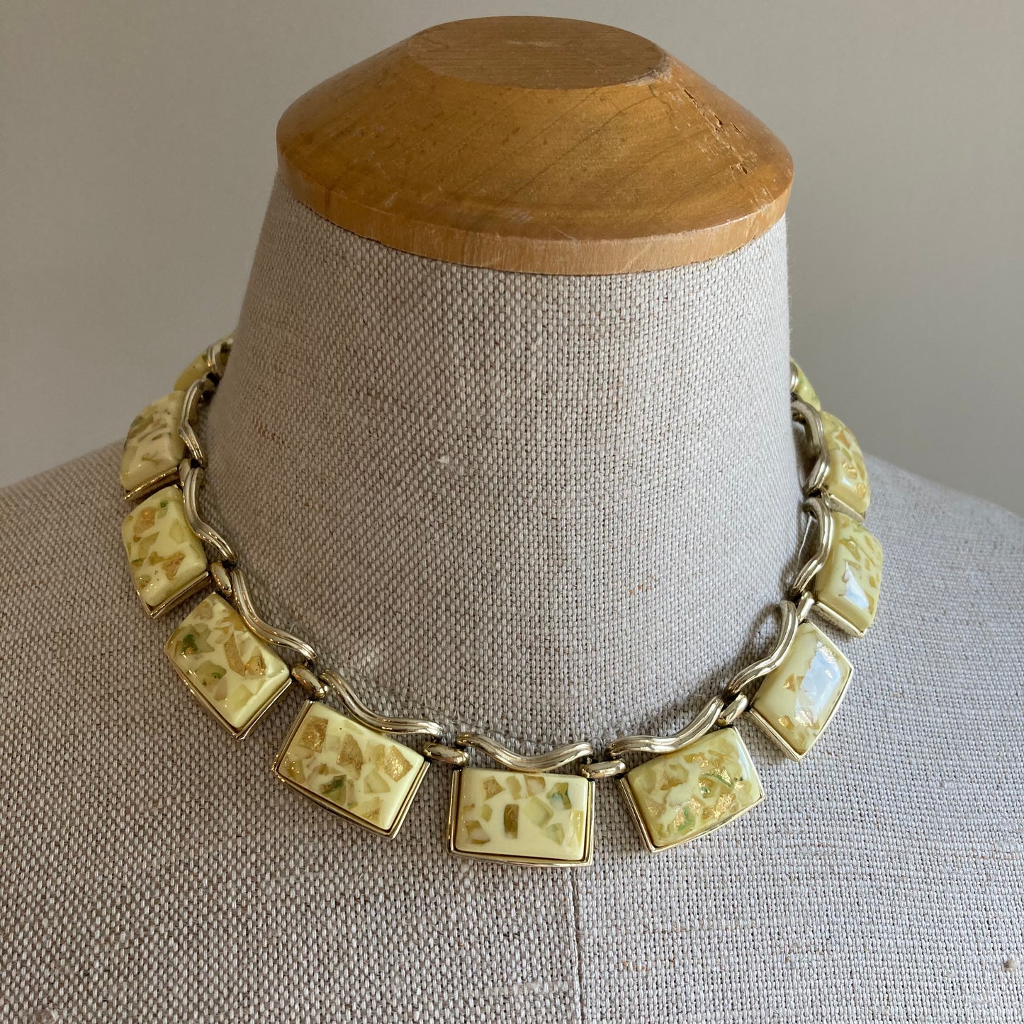 Midcentury Confetti Lucite Thermoset Choker Necklace