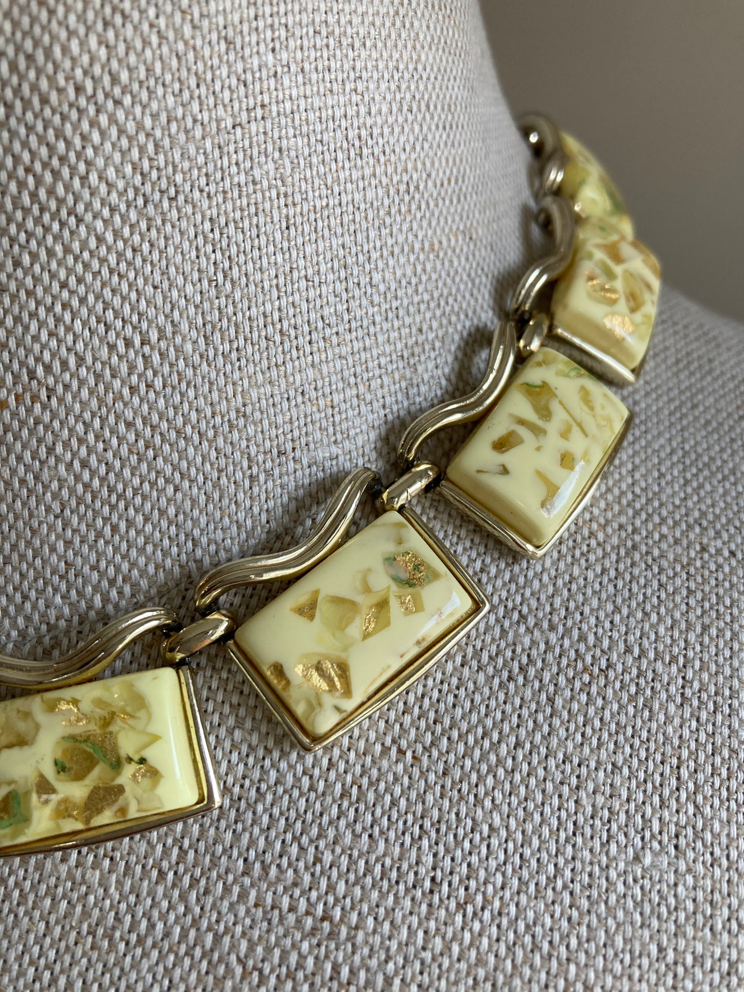 Midcentury Confetti Lucite Thermoset Choker Necklace