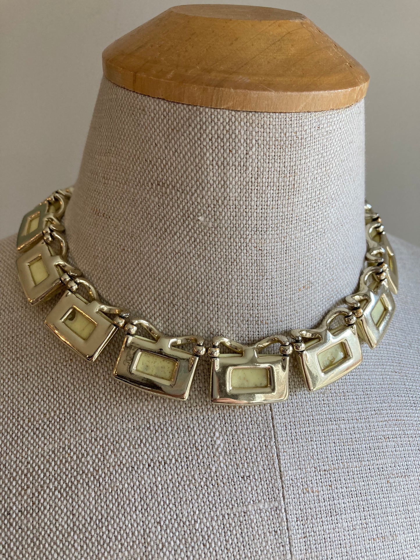 Midcentury Confetti Lucite Thermoset Choker Necklace