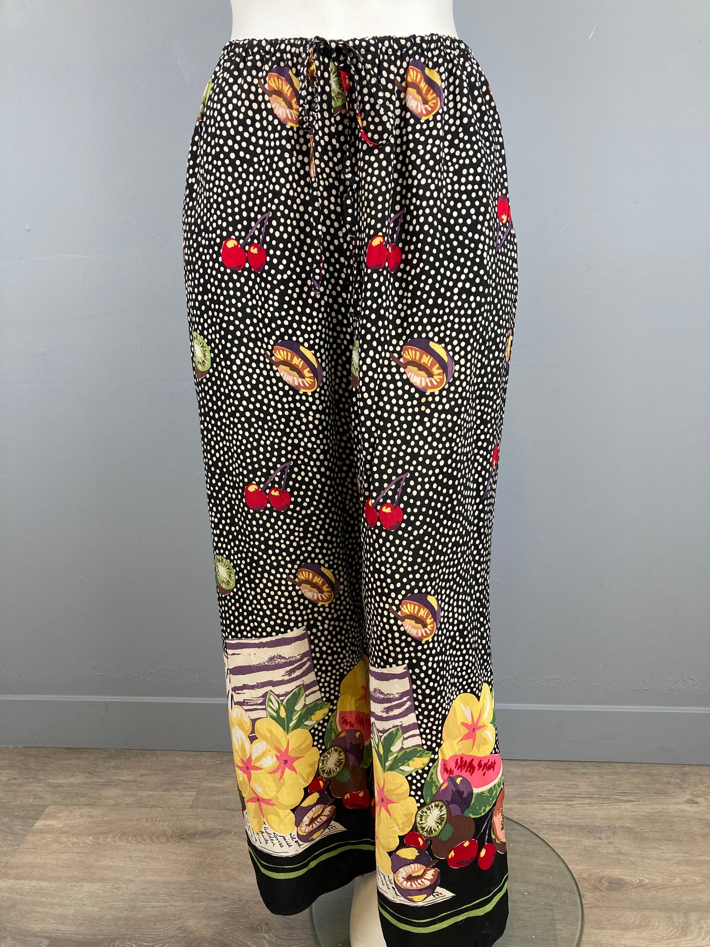 Carol Anderson Fruit Theme Pants, size M/L