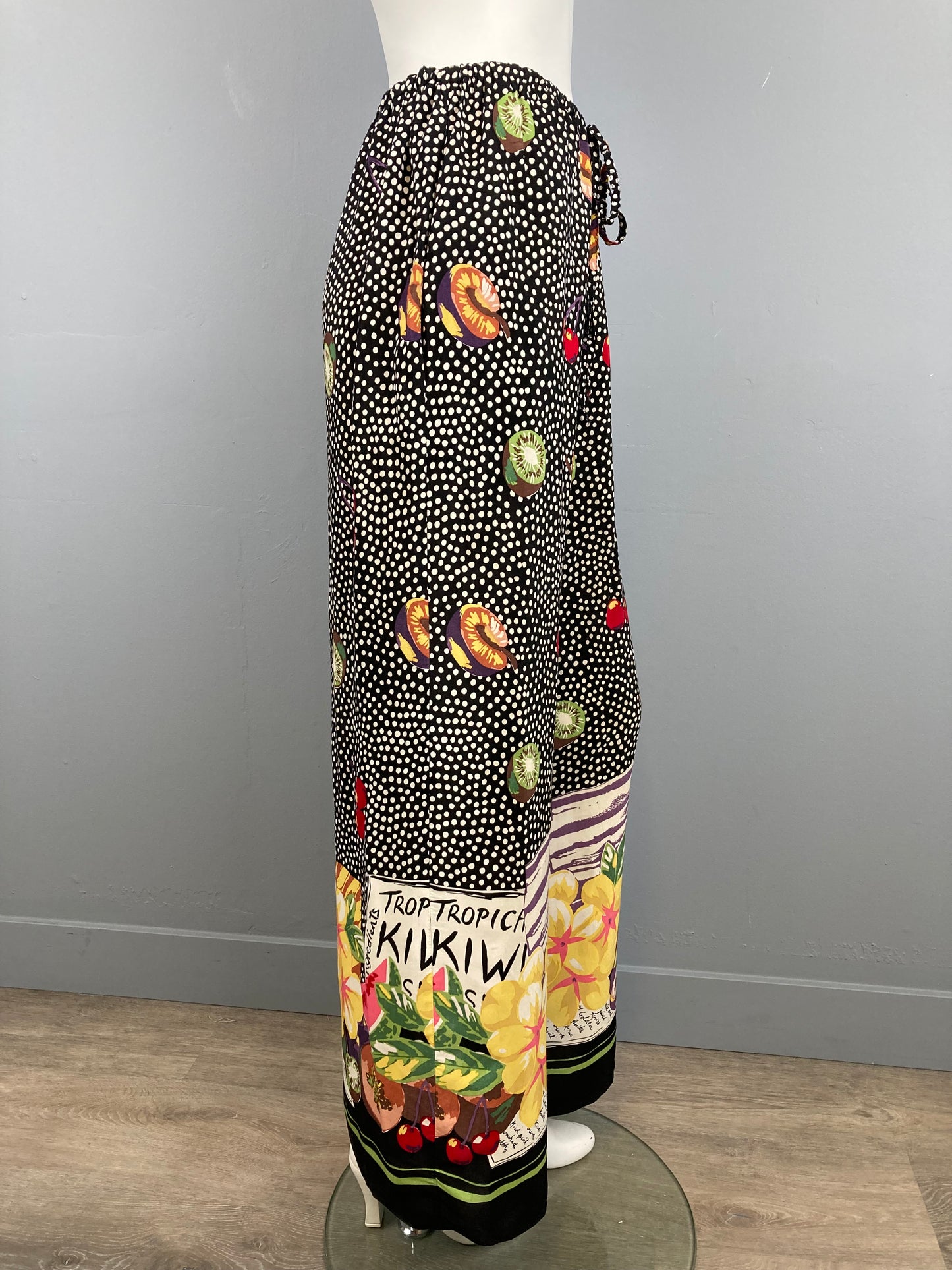 Carol Anderson Fruit Theme Pants, size M/L