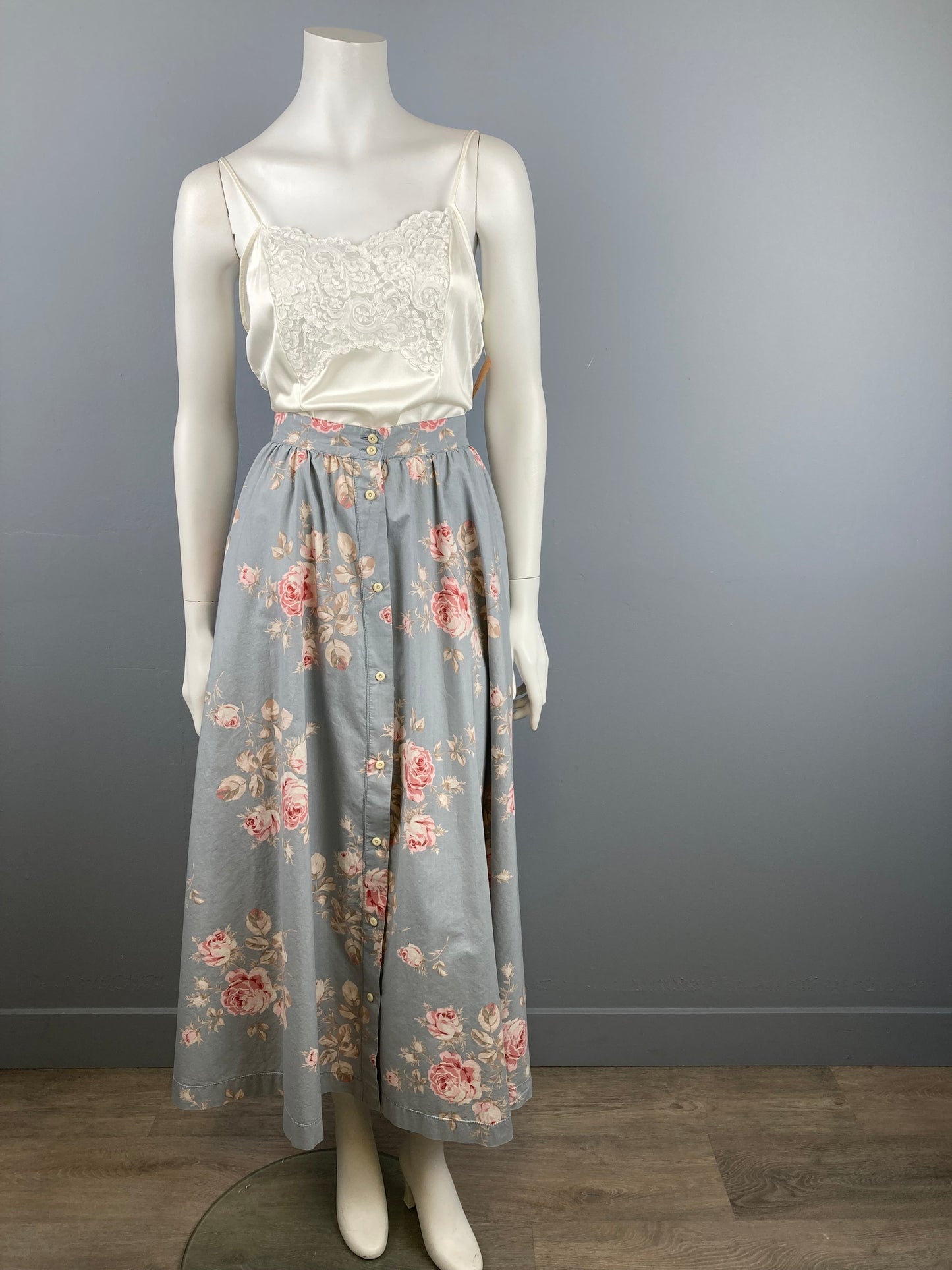 1990's Lacy Camisole Size: Medium