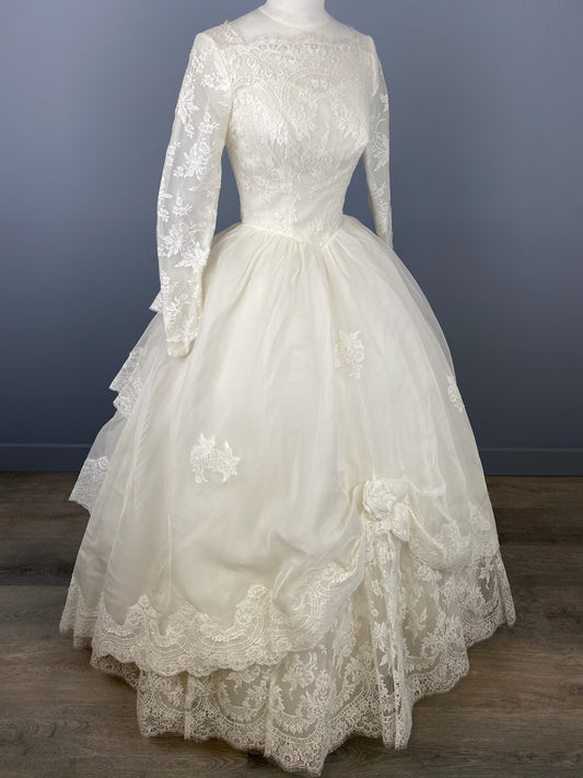 60s Traditional "Bella" Wedding Dress, Romantic Vintage Wedding Dress, Lace and Chiffon Ballgown Wedding Dress, Gown, Size S/M
