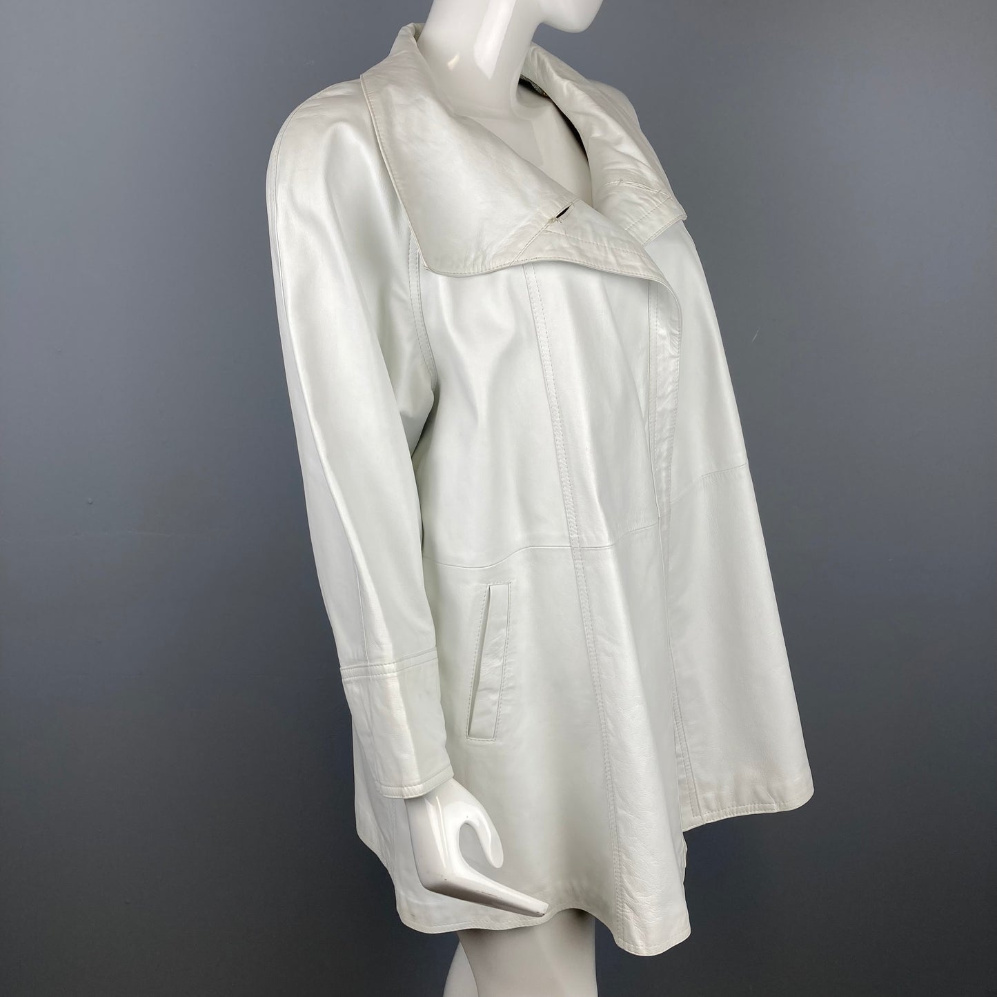 Italian White Leather Swing Coat Size: 44 (XL)