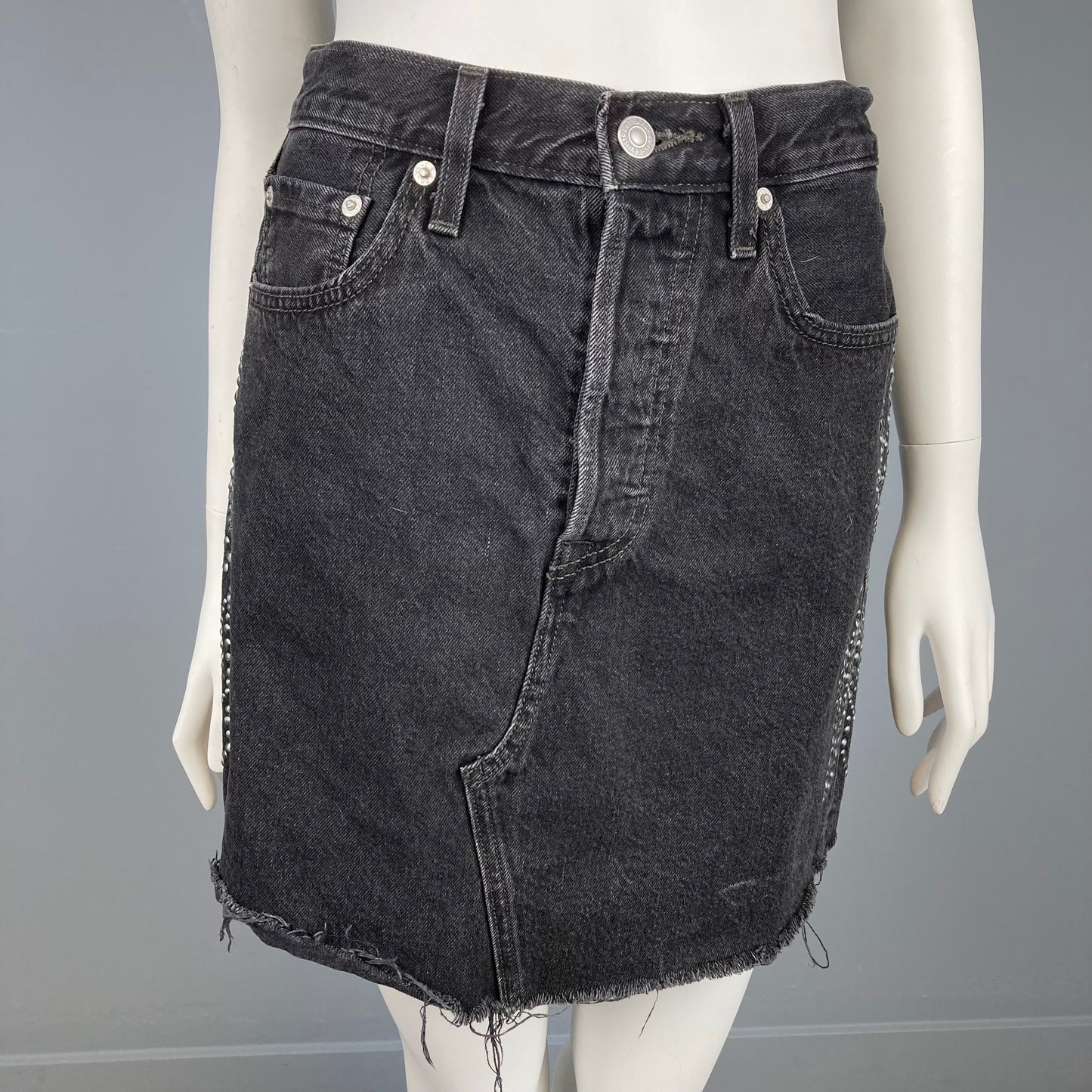 Levi's Denim Skirt Size: 26