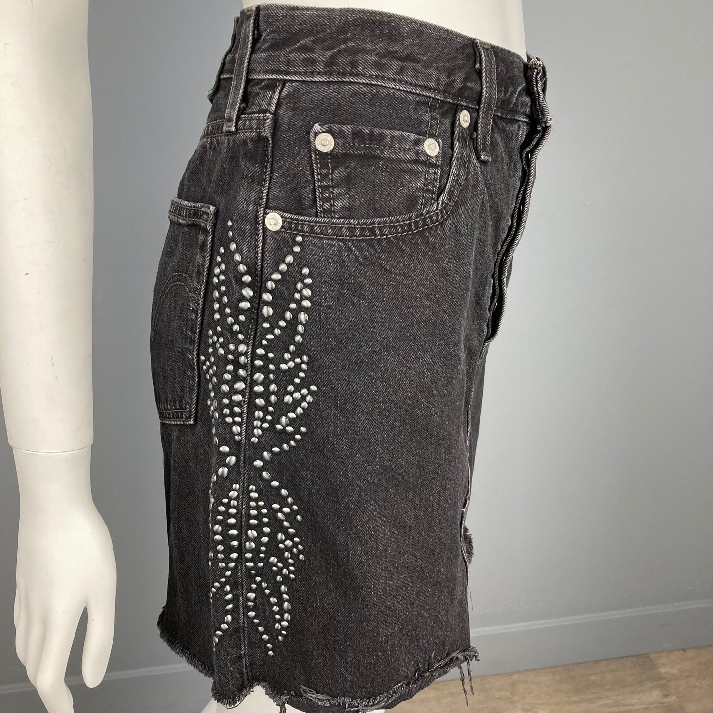 Levi's Denim Skirt Size: 26